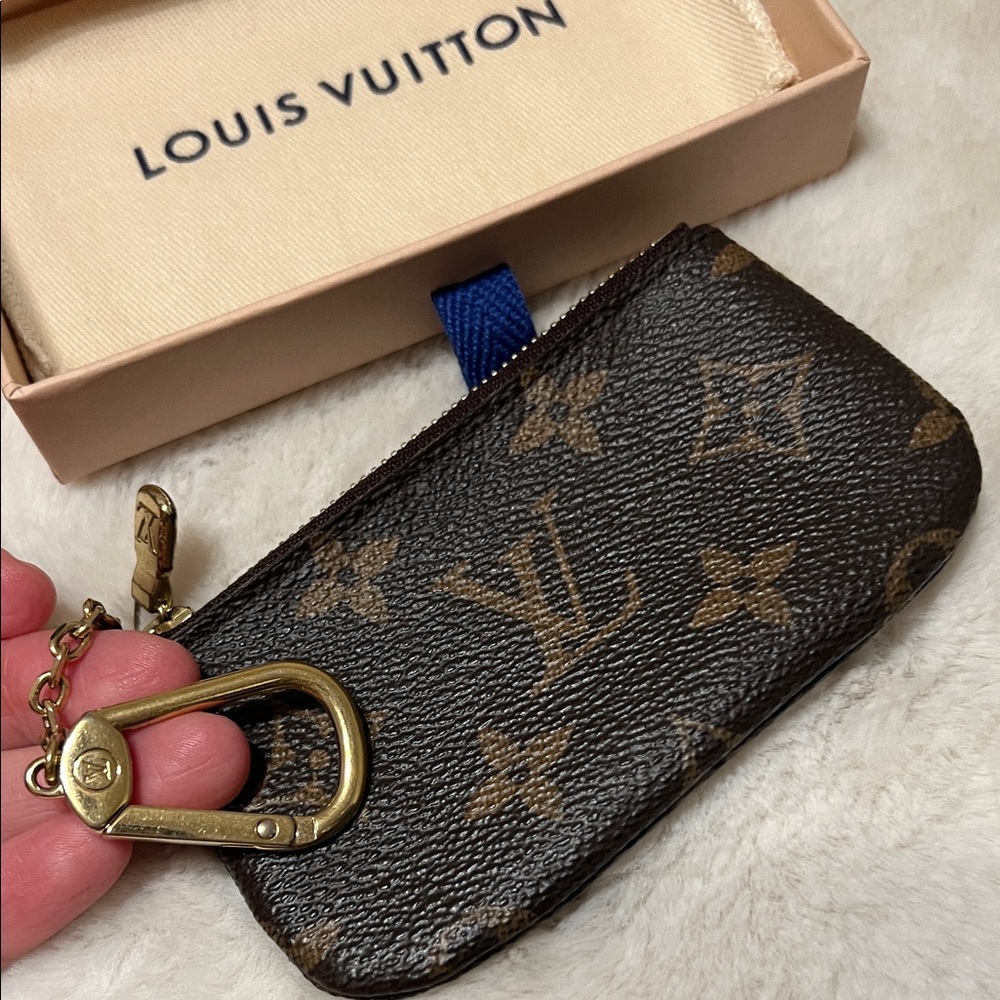 Louis Vuitton Brown Monogram Key Holder - Picture 2 of 4